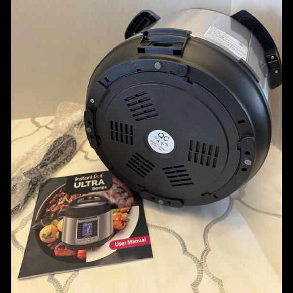 Instant Pot 10-in-1 Multi- Use Programmable Pressure Cooker 6 Quart Ultra 60 - Picture 7 of 7